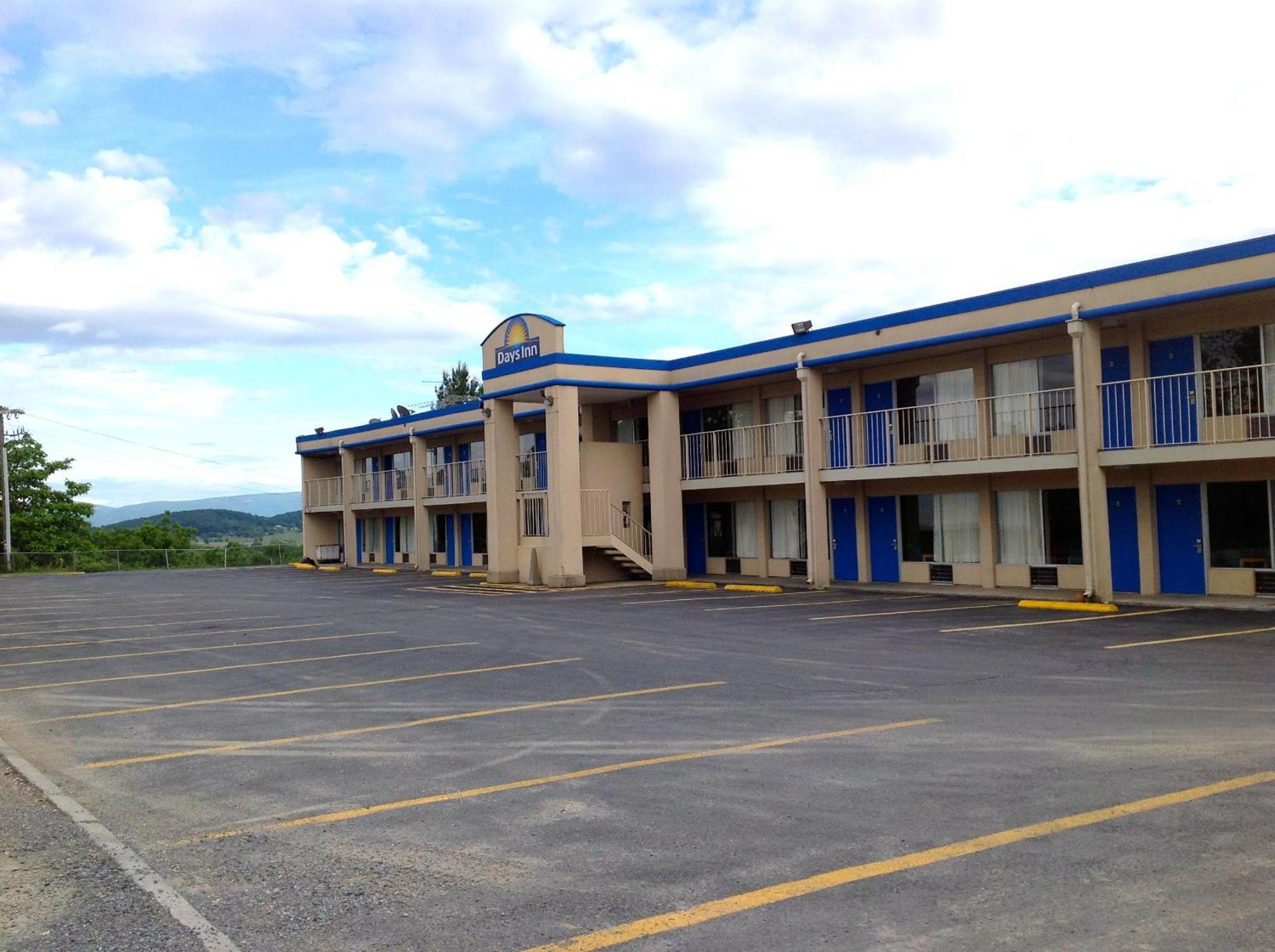 Days Inn By Wyndham Staunton Exterior foto